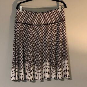 $SALE$ Like new. Pull on, flat front, swingy skirt. Lightweight. Black & white.